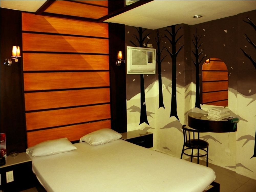 Harts Hotel-Quezon City Ngoại thất bức ảnh