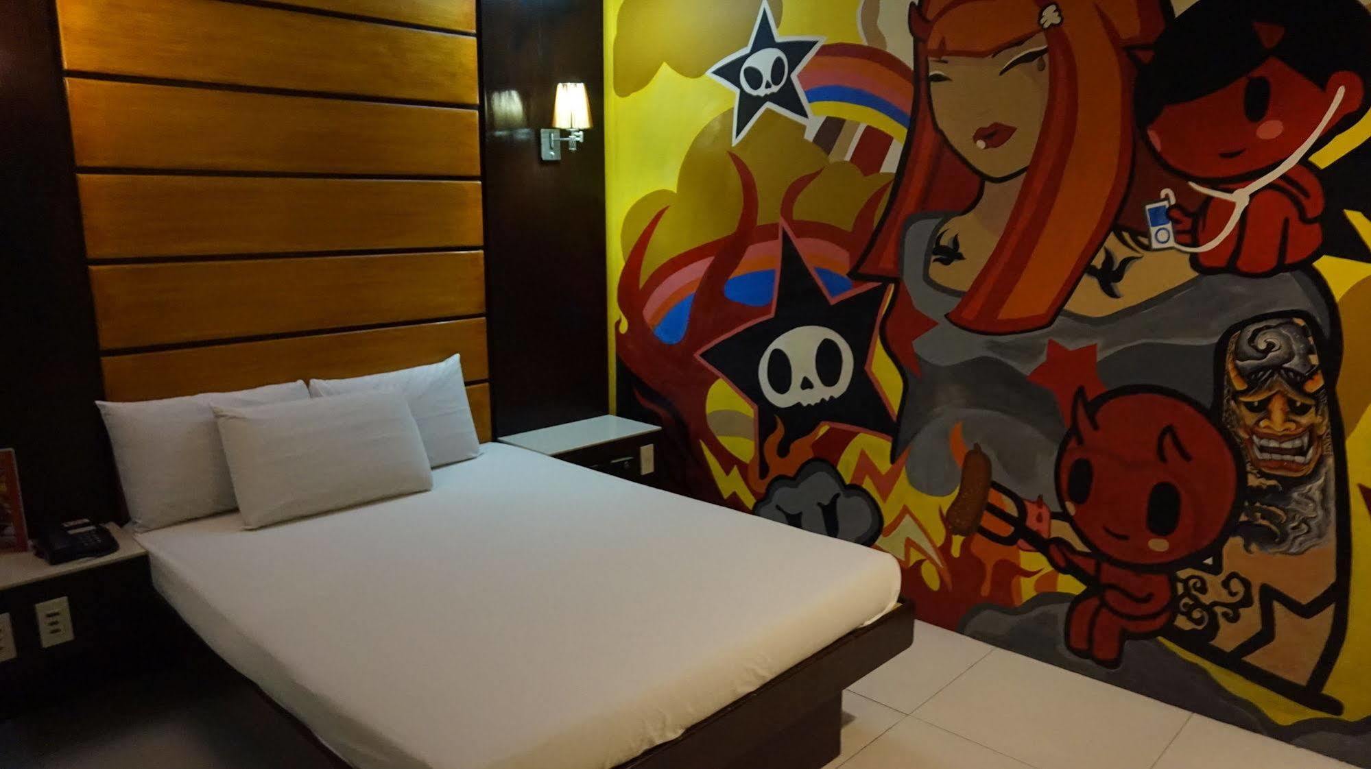 Harts Hotel-Quezon City Ngoại thất bức ảnh